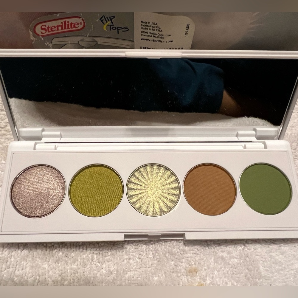 Infra Cosmetics six pan eyeshadow palette